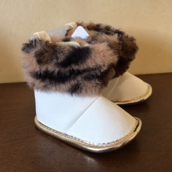 2/$15 Little Me Baby Size 1, Months Faux Fur Suede Winter Booties NEW - Picture 3 of 6